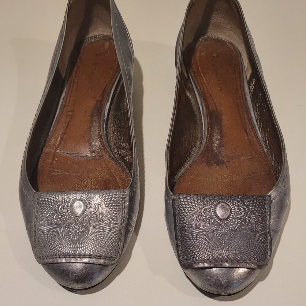 Elie Tahari Size 8 Metallic Flats